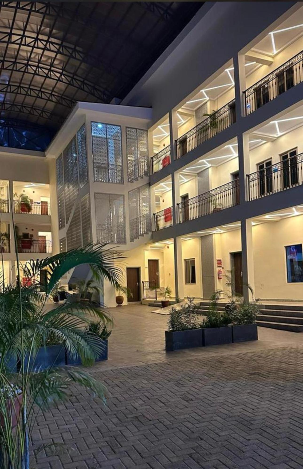 Stp Apartments Αμπούζα Εξωτερικό φωτογραφία